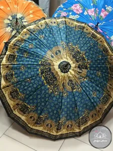 چتر گلدار طلایی